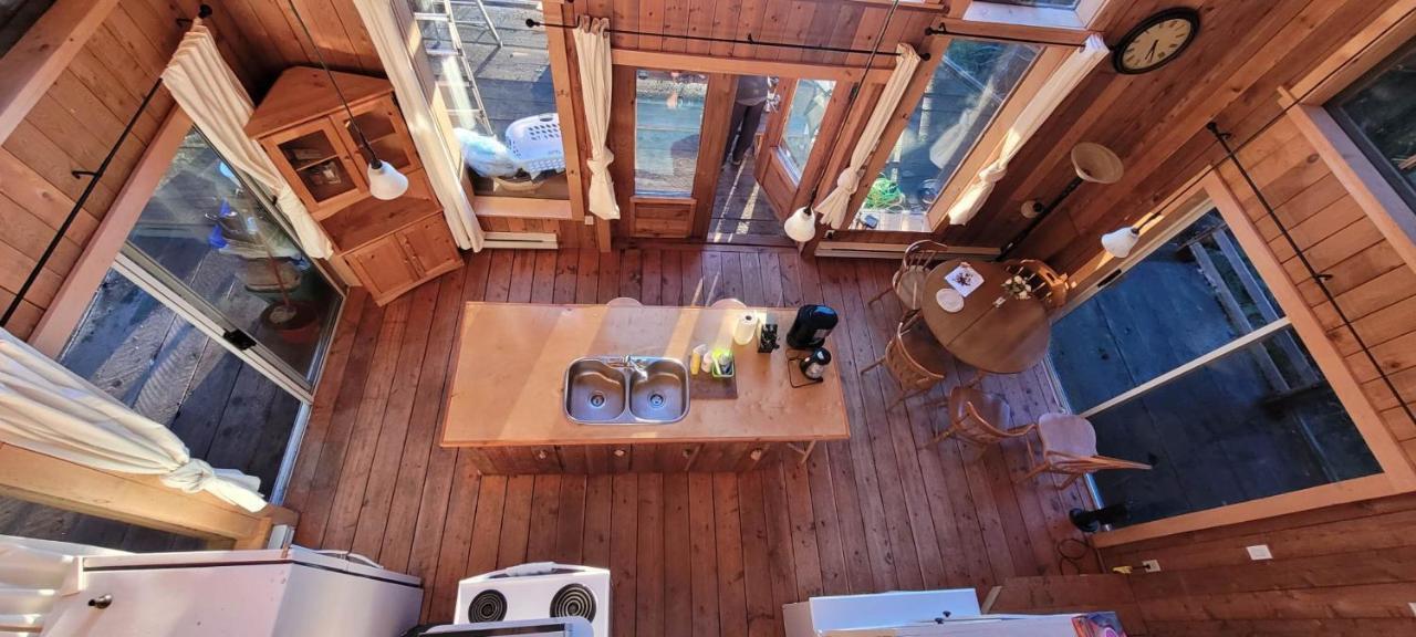 Ocean Views & Sunset Beach Cabin With Soaker Tub & Fire Pit Villa Powell River Exterior photo