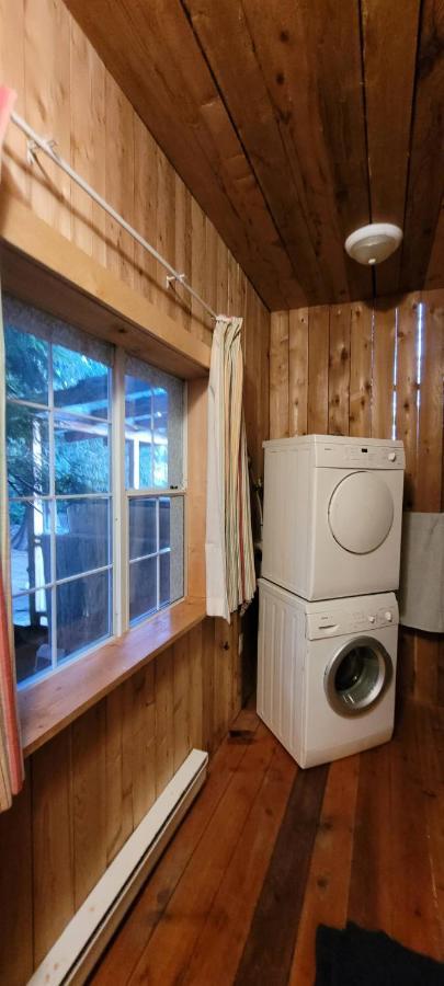 Ocean Views & Sunset Beach Cabin With Soaker Tub & Fire Pit Villa Powell River Exterior photo