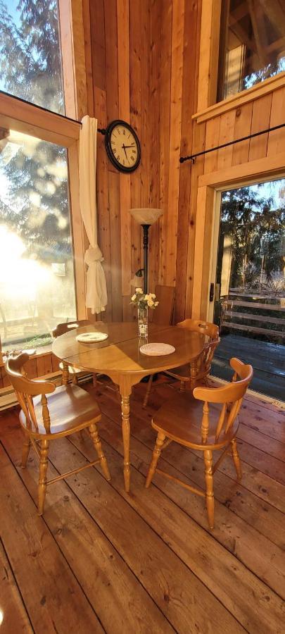 Ocean Views & Sunset Beach Cabin With Soaker Tub & Fire Pit Villa Powell River Exterior photo